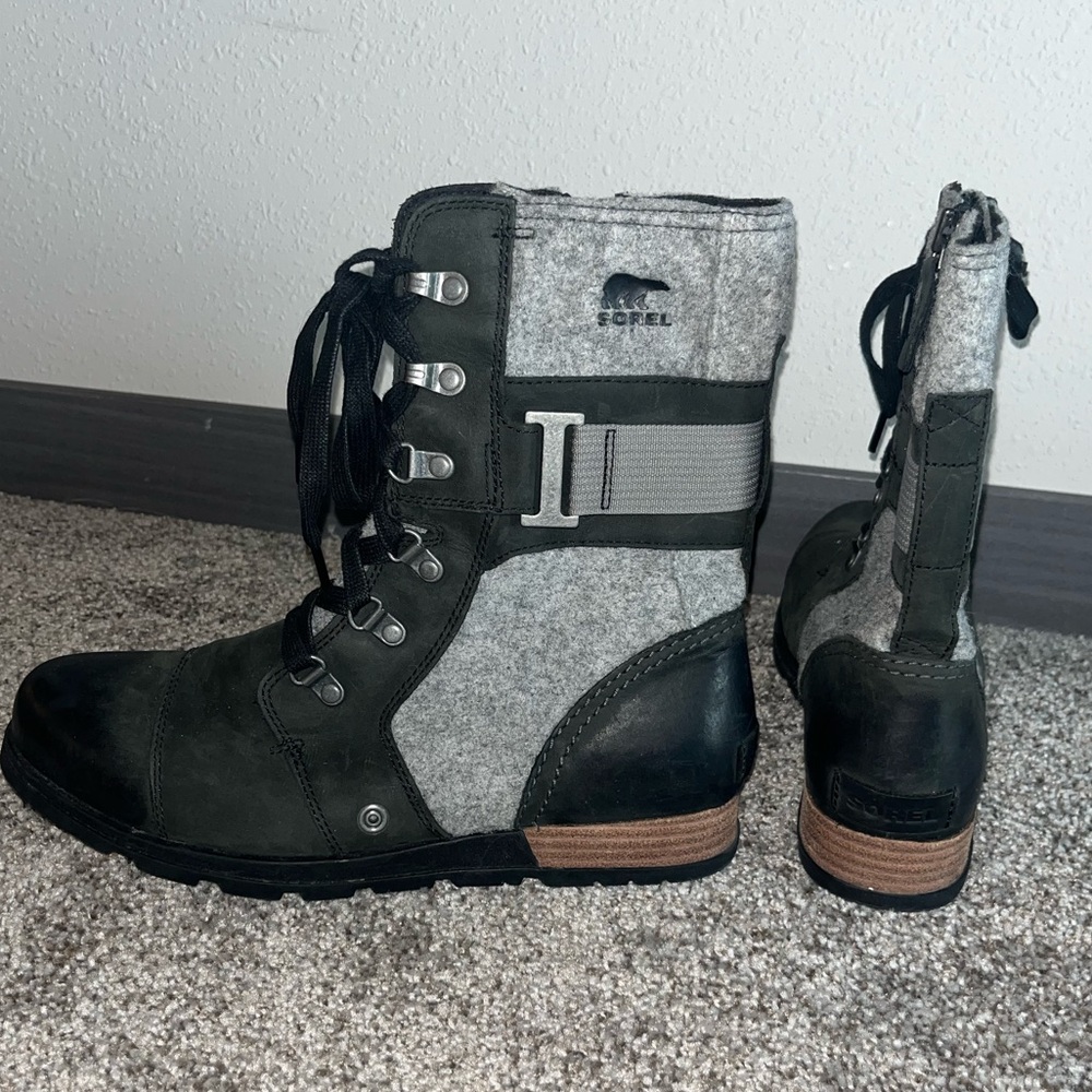 Sorel women’s size 10.5 wedge boots